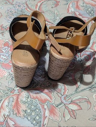 Scarpe aperte a zeppa Pepita Rei