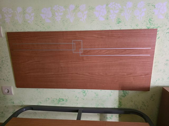 Somier, cabeceros y mesita