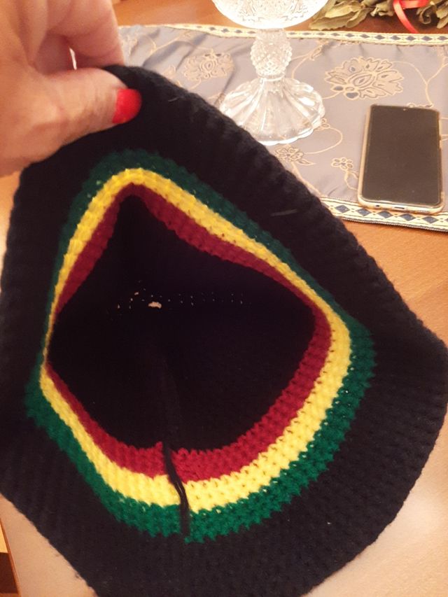 Cappelli di lana fatti a mano