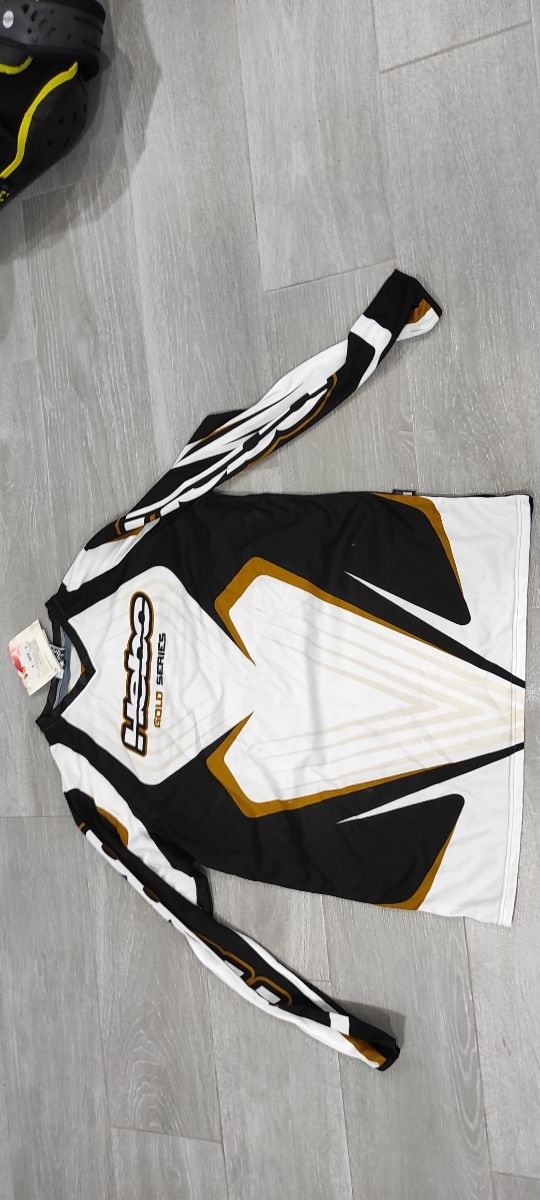 Peto de cross y camiseta .