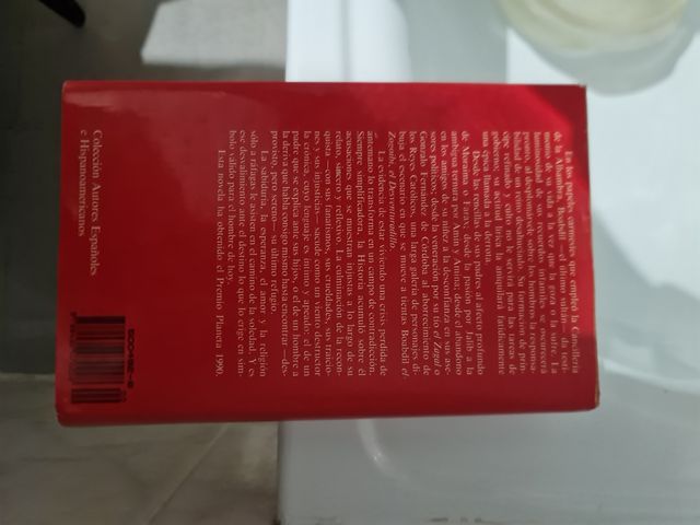 EL MANUSCRITO CARMESÍ