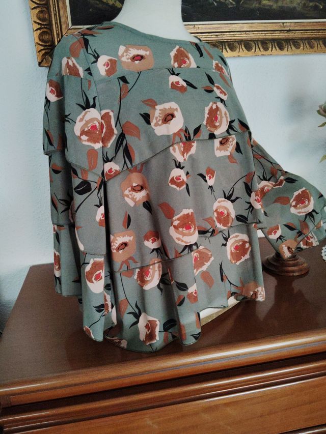 Preciosa camisa MODA ITALIA talla M