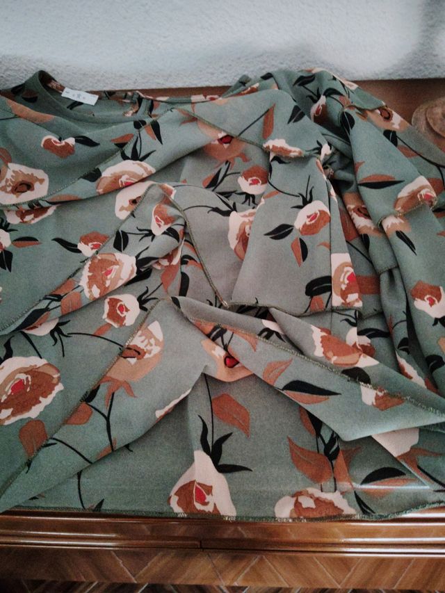 Preciosa camisa MODA ITALIA talla M