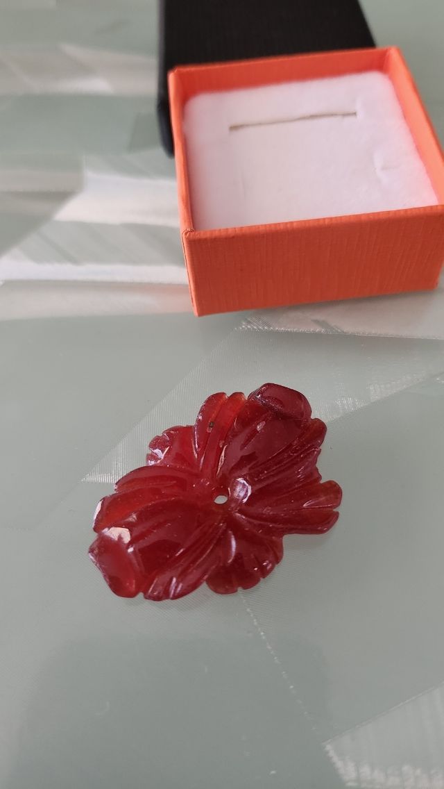 Colgante jade rojo