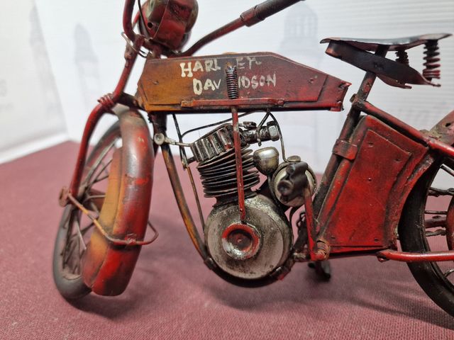 Moto Harley Davidson X8A 1912 en hierro