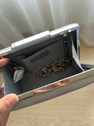 Clutch plateado Parfois