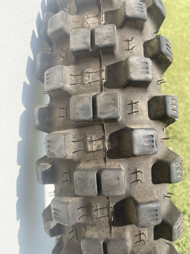 Neumatico michelin tracker