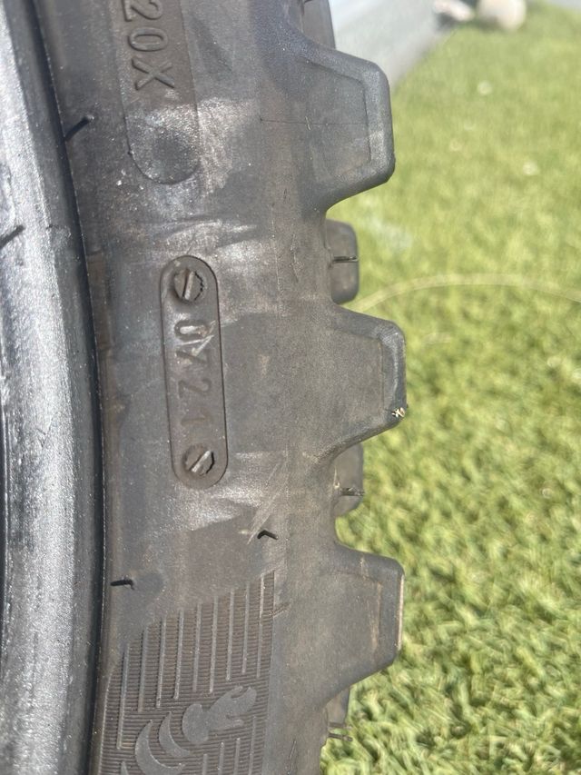 Neumatico michelin tracker