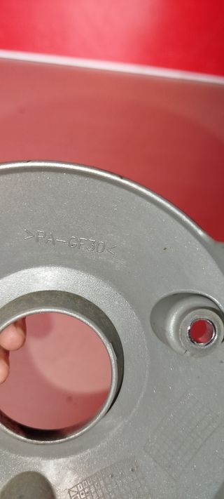 -Yamaha Xsr 125cc.Embellecedor tubo