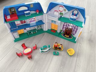 Casita de muñecos plegable con muebles