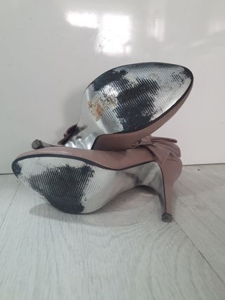 Zapatos de salón rosa lila