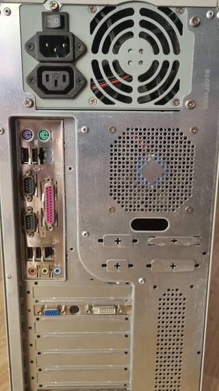 PC sobremesa con Radeon 9200SE