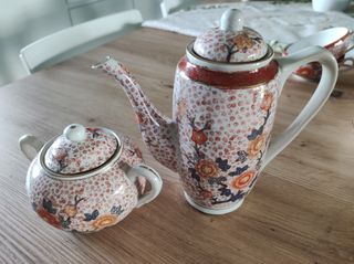 Set 6 tazzine da thè, zuccheriera e teiera