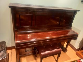 Piano vertical Bluthner