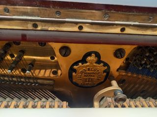 Piano vertical Bluthner