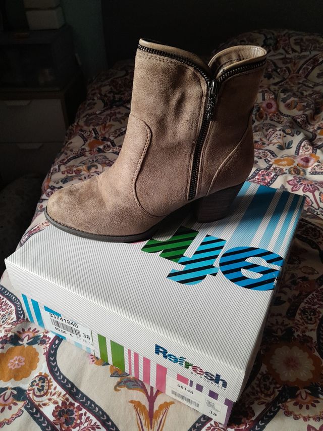 Botines de ante marrones