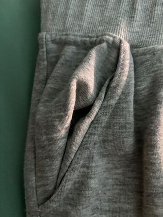 Chándal gris