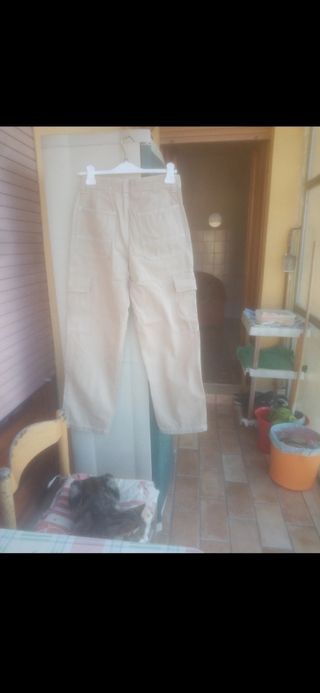 Pantaloni cargo bershka
