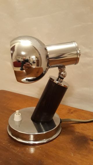 Piccola lampada anni 70 in acciaio cromato e legno