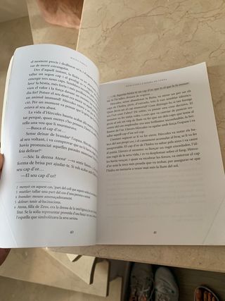 Libro lectura “Mites Grecs”