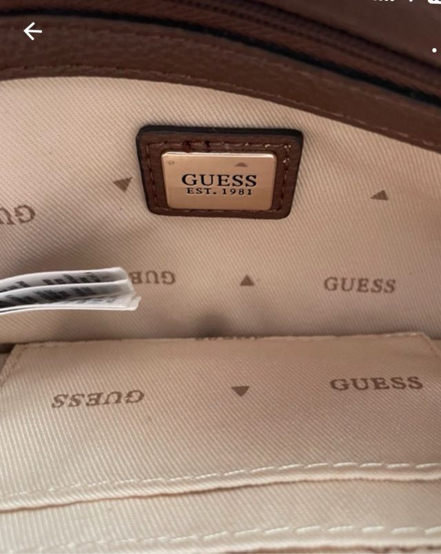 Bolso Guess con etiqueta