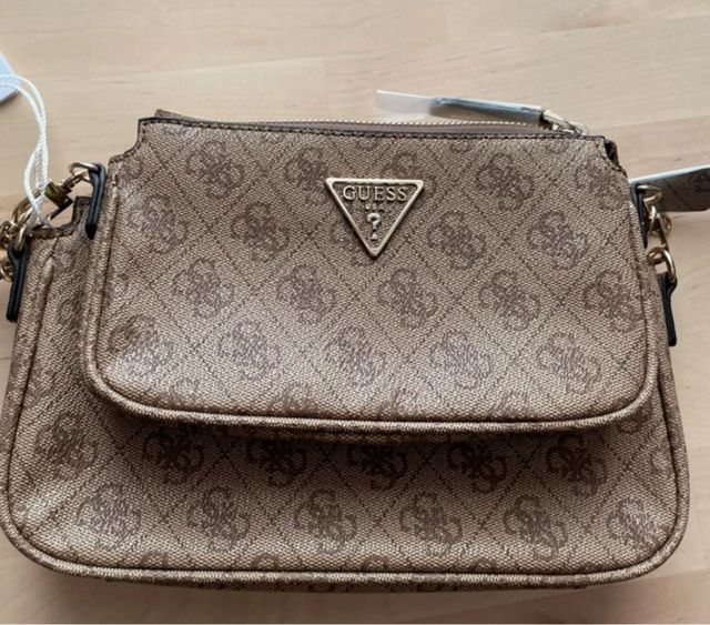Bolso Guess con etiqueta
