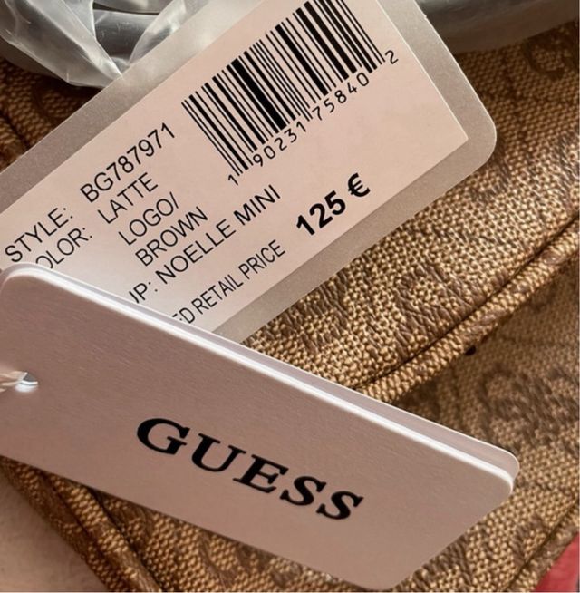 Bolso Guess con etiqueta