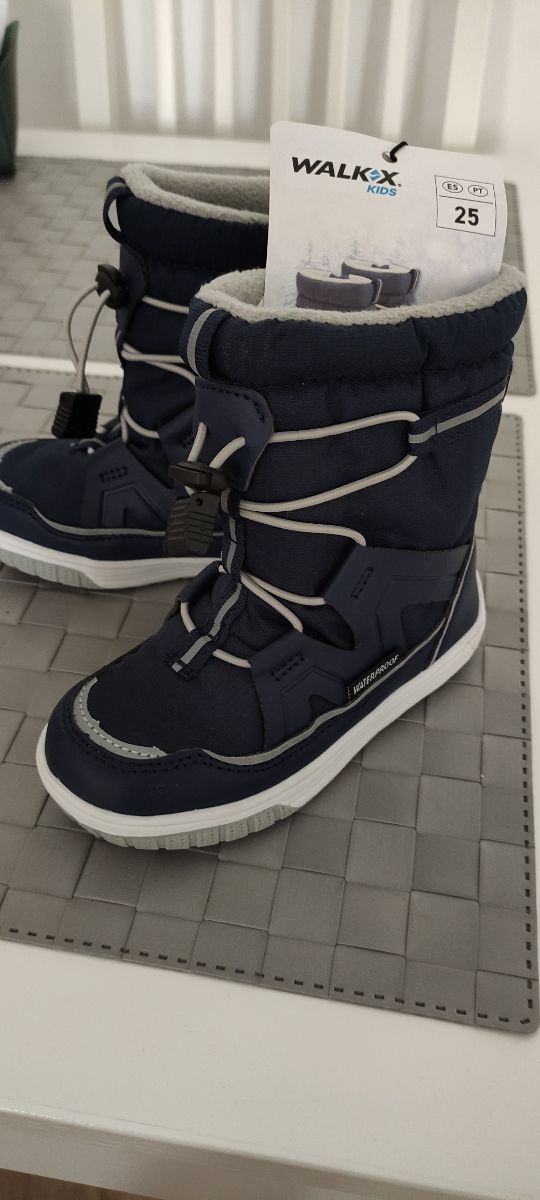 Traje gitana color burdeos y mostaza.