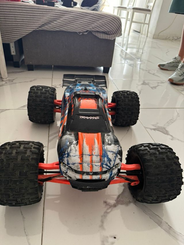 Un coche rc