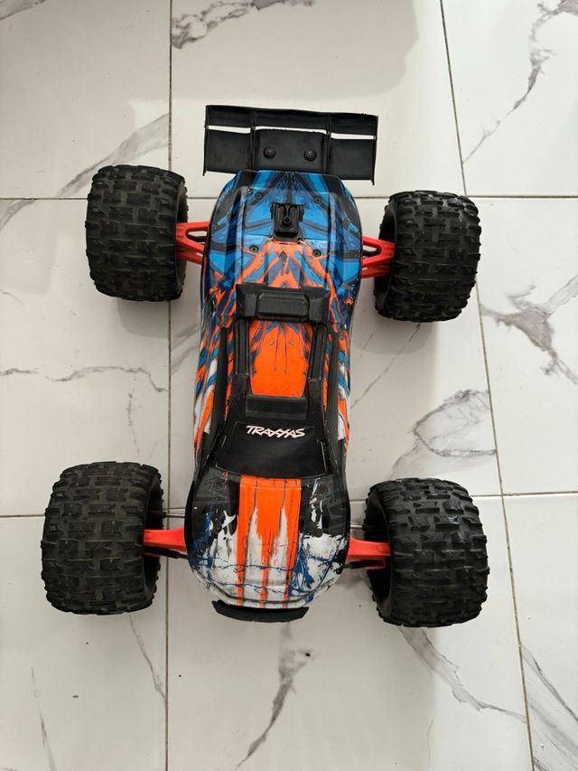 Un coche rc