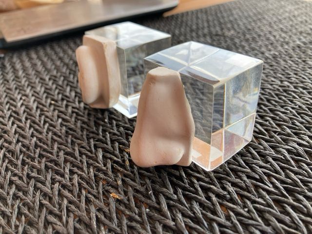 Nariz y Oreja escultura Silvia Stein