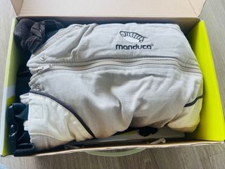 Mochila Manduca en su caja original