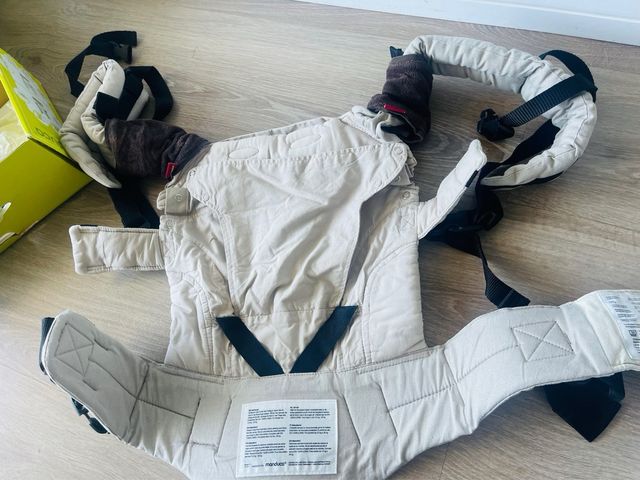 Mochila Manduca en su caja original