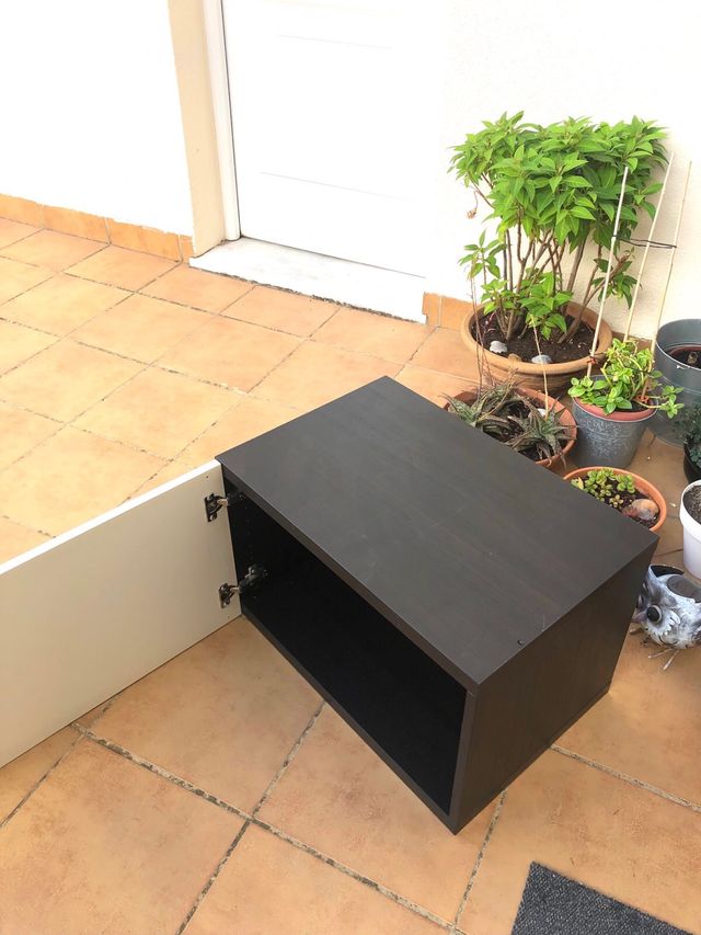 ESTANTERIA CON PUERTA