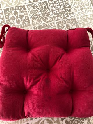 Cojines cuadrados Ikea.