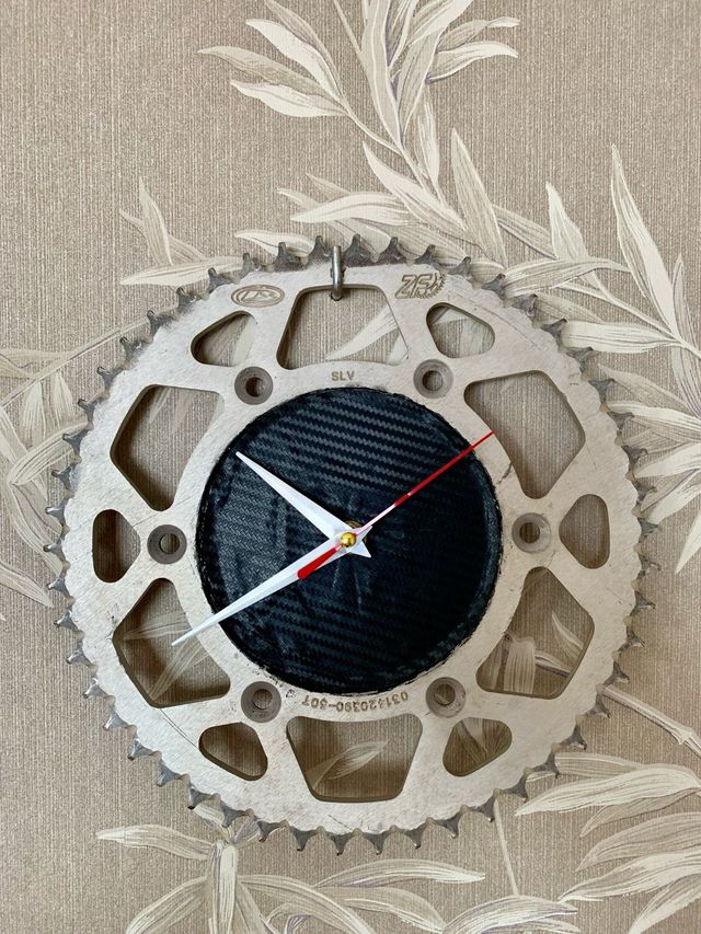 Reloj de pared de plato de moto