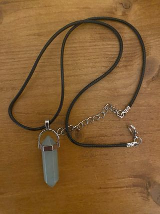 Collar con cristal