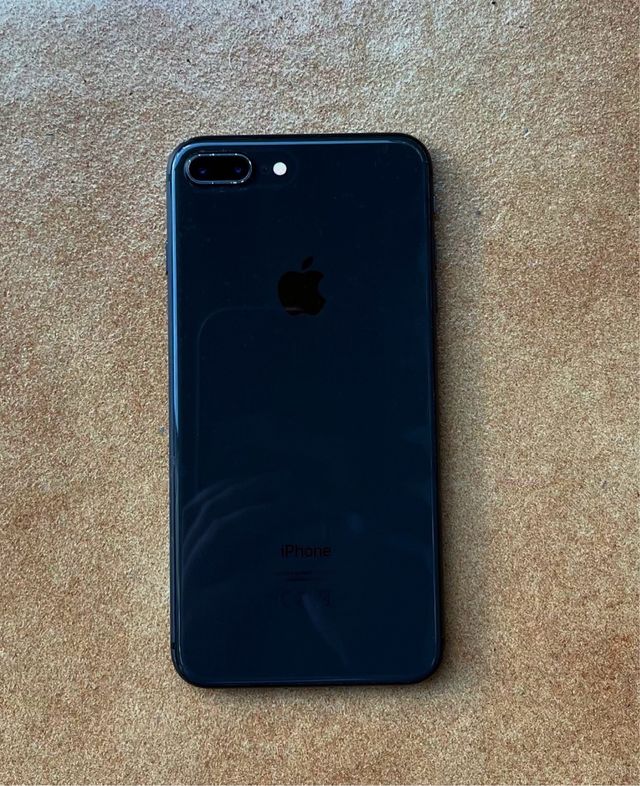 iPhone 8 Plus 64GB - Buen Estado, Batería al 86%