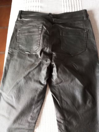 Pantalones de mujer cuero