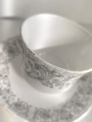 Preciosa taza de té y platillo porcelana inglesa