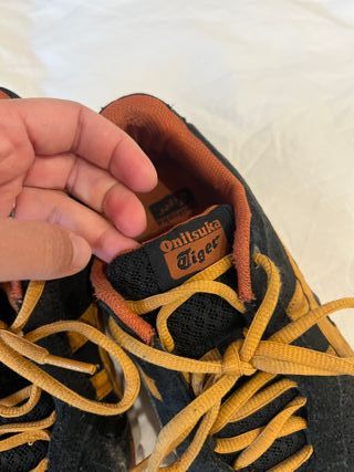 Zapatillas asics negras