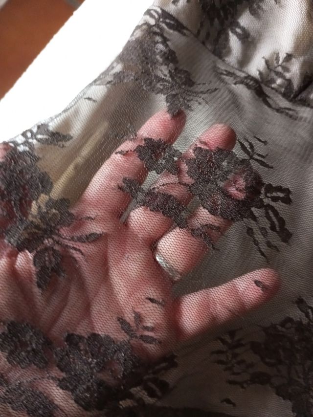 Top de encaje color chocolate