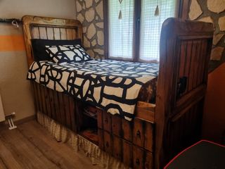 Cama rústica alta, regalo armario