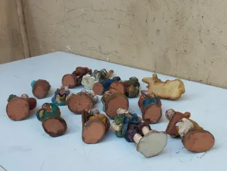 11 statuine da presepe in terracotta difetti
