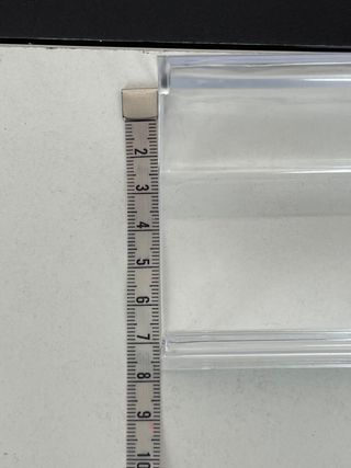 Expositor delgado de 1 peldaño