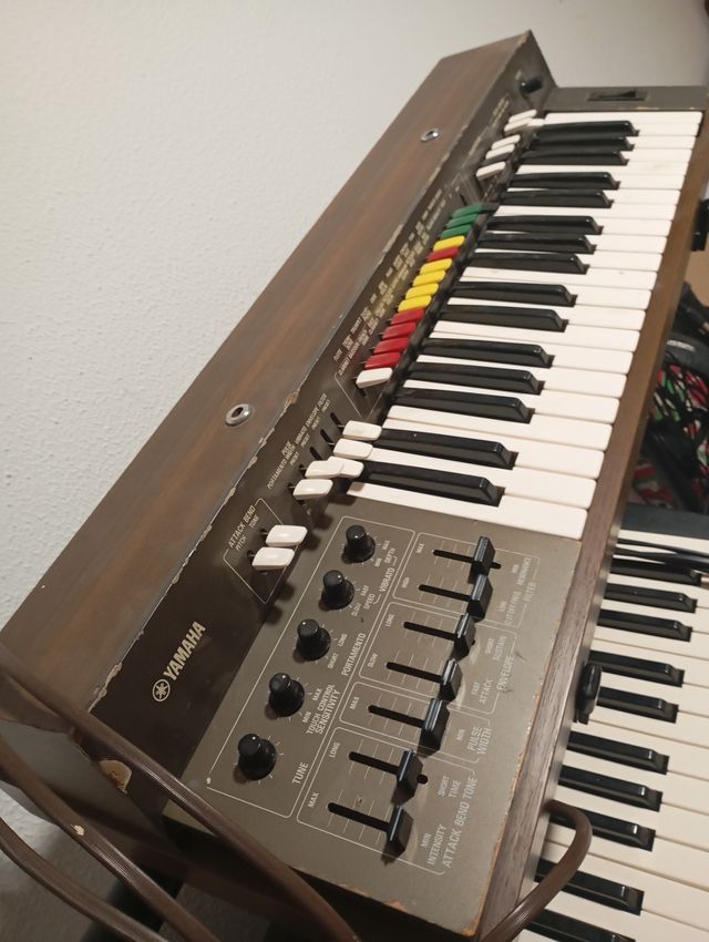 Sintetizador Yamaha sy1