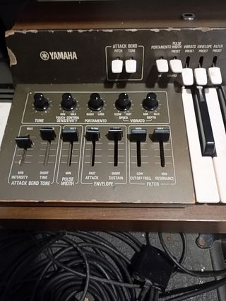 Sintetizador Yamaha sy1