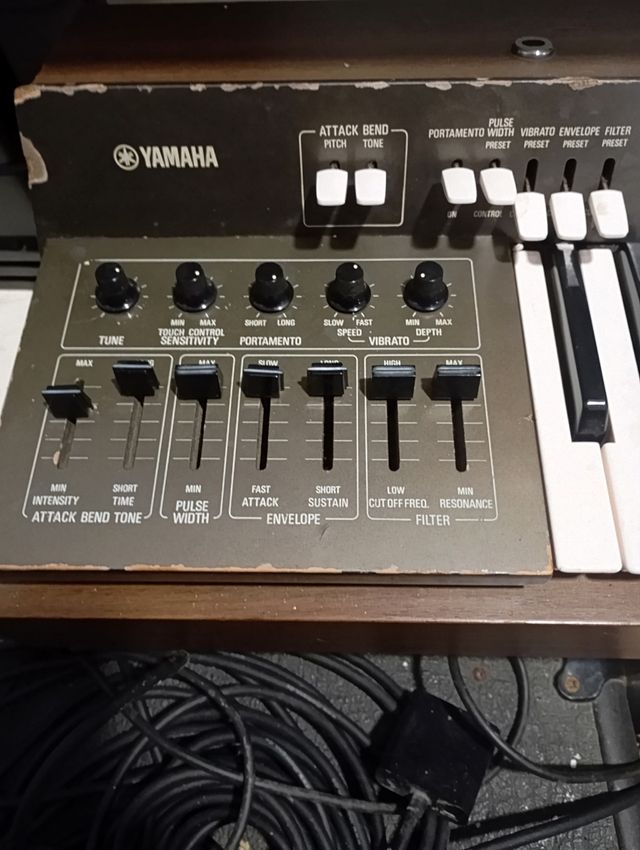 Sintetizador Yamaha sy1