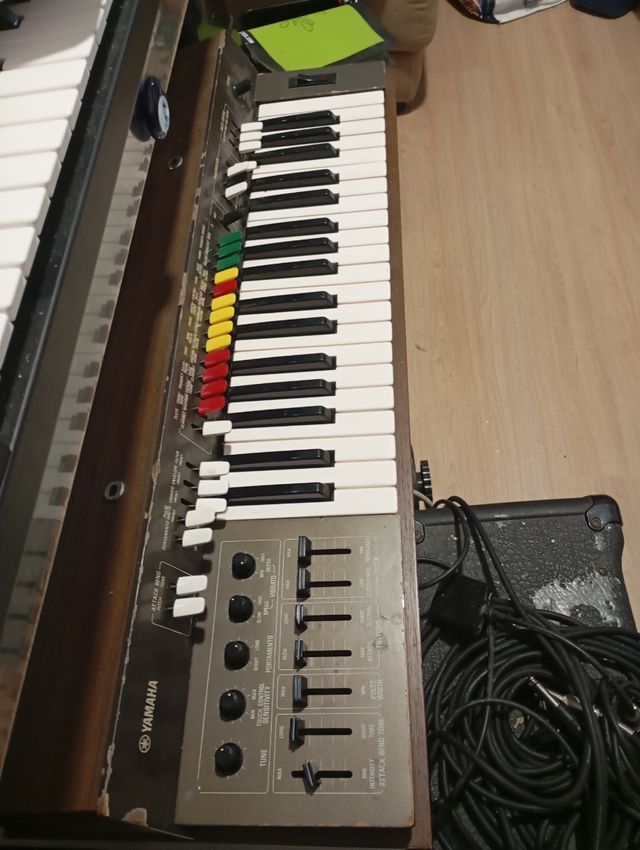 Sintetizador Yamaha sy1