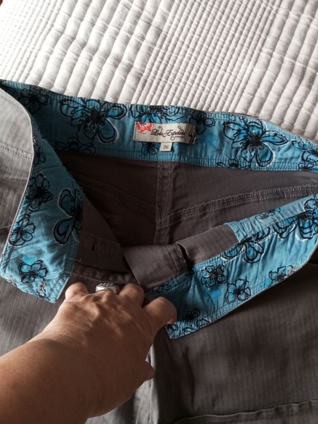 Pantalones cortos verdes de mujer Lola Espeleta.